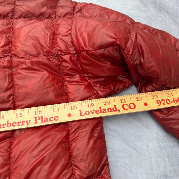 Men's Montbell Red Superior Goose Down Lightweight Puffer Packable Jacket Sz S - Picture 9 of 10